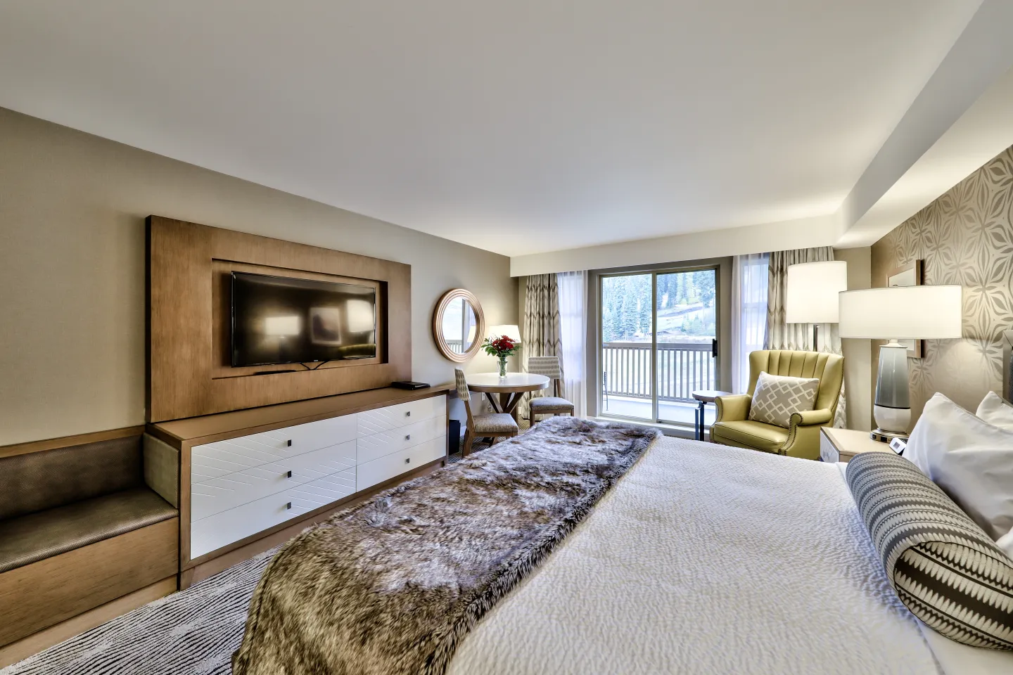 Deluxe king with balcony